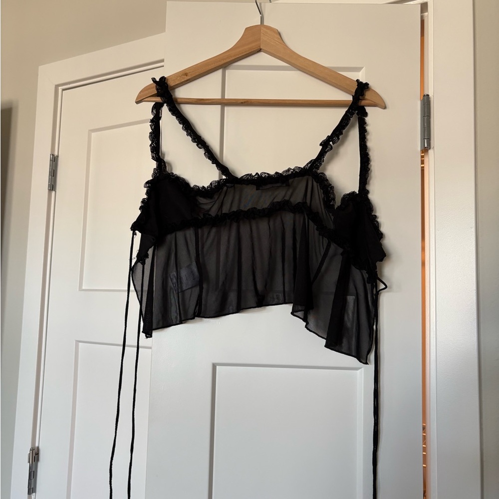 WHITE FOX - SHEER CROP TOP